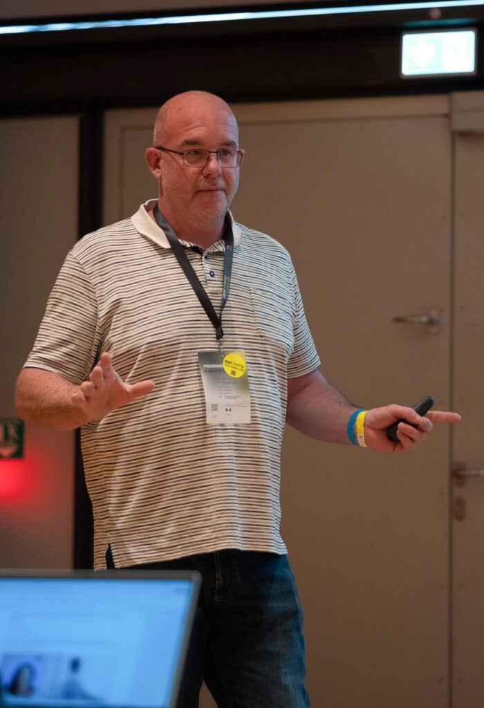 Bernhard Prange als Speaker bei einer Konferenz